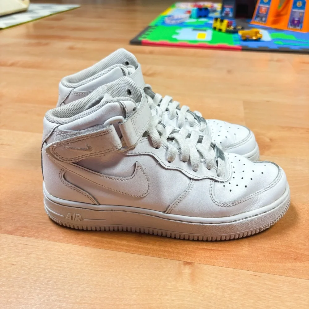 Nike White Air Force 1 Mid Hook & Loop Closure Lace Up Sneakers Kids 4.5